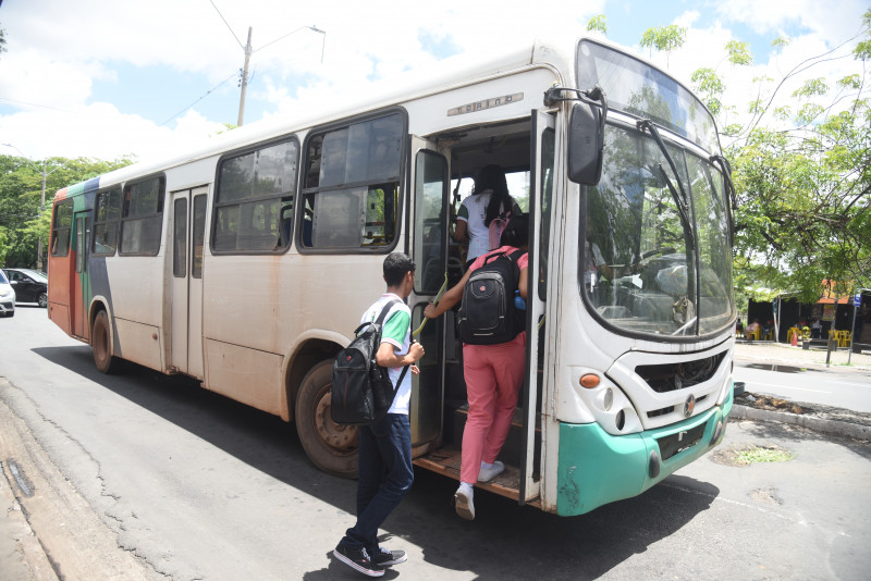 Estudantes passarão a pagar meia-passagem no transporte intermunicipal em Teresina