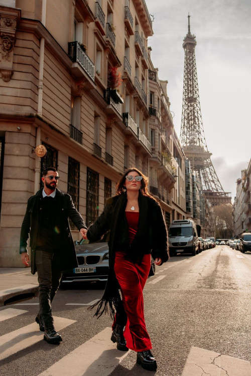 #Noivos - Um click dos empresários Bruno Magalhães & Hannah Estrela de Carvalho, ficaram noivos em grande estilo: em Paris. Chics!!! - (Divulgação)