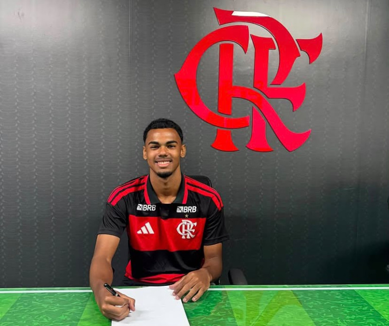 Jovem piauiense assina primeiro contrato profissional com o Flamengo