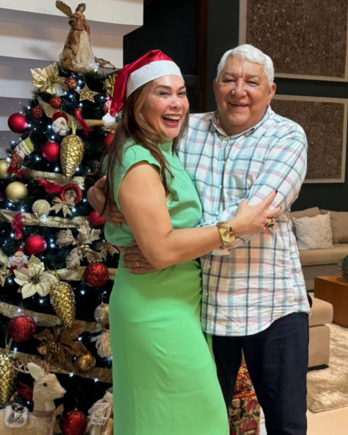  #FelizNatal - Um click dos queridos Tânia Miranda & Valmir Miranda em noite especial. Chics!!! - (Arquivo Pessoal)