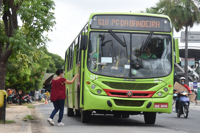 Prefeitura de Teresina promete ampliar para 400 ônibus circulando na capital até o mês de agosto