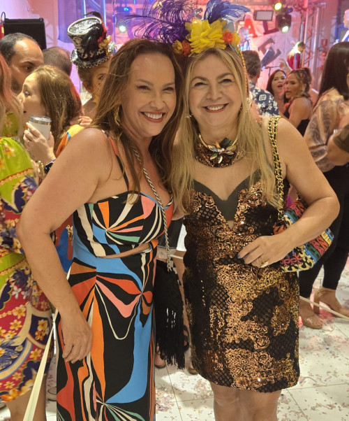 #BailedaSaudade - Um click com a querida Juliana Melo Falcão Moraes Souza em noite badalada de Carnaval. Chics!!! - (Luciêne Sampaio)