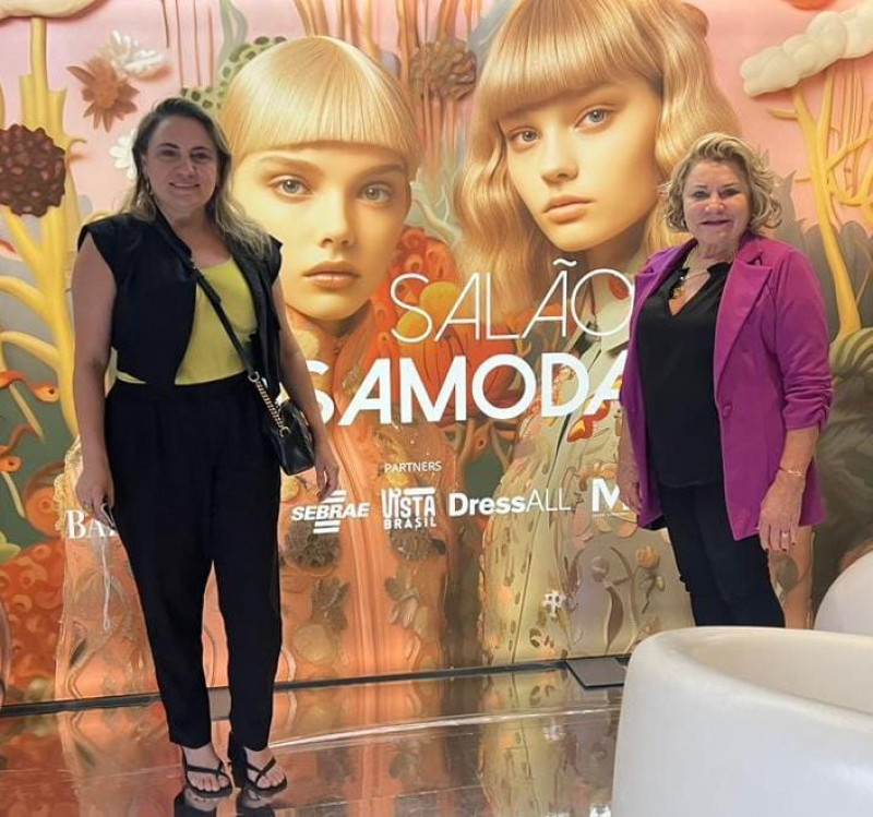#Filha&Mãe - Um click das empresárias Polyana Melo Albino e Zelita Melo - by FIL-À-FIL, que participou em Sampa do Salão CASAMODA, BIJOIAS e São Paulo Fashion Week. Chics!! - (Divulgação)