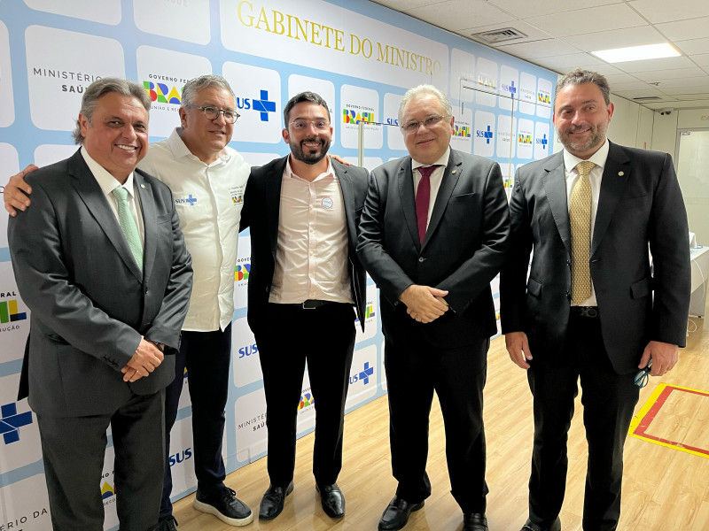 “Parnaíba deverá ser um polo de saúde no Piauí”, diz deputado Júlio Arcoverde