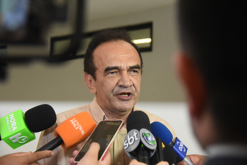 “Hora da mudança e da libertação do Piauí”, diz Elizeu Aguiar ao oficializar candidatura ao Governo