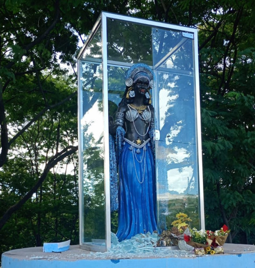 Monumento com estátua de Iemanjá é alvo de vandalismo; movimento denuncia intolerância religiosa - (Reprodução)