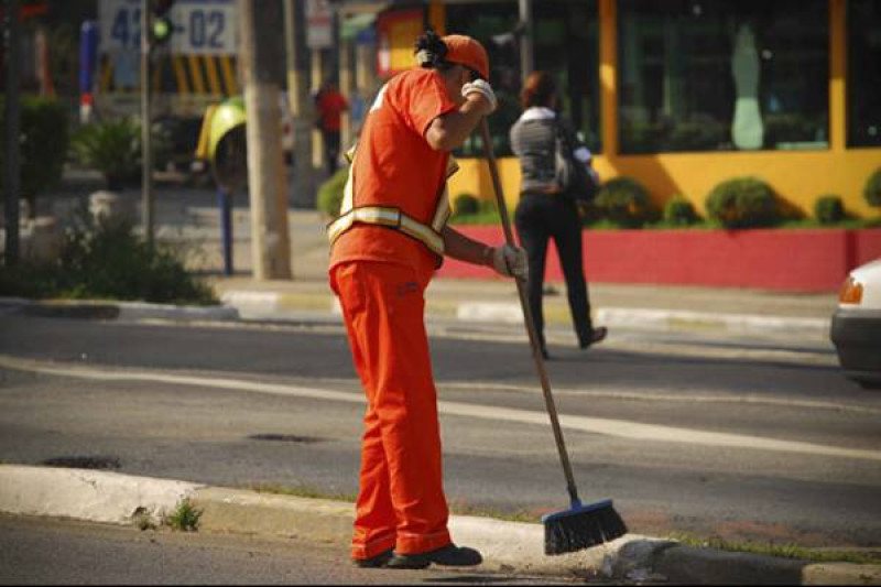 Teresina terá nova empresa de limpeza pública atuando em caráter emergencial