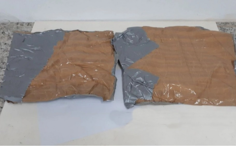 Droga estava embalada em sacos plásticos, mas foi identificada pela PF. - (Divulgação/Polícia Federal)