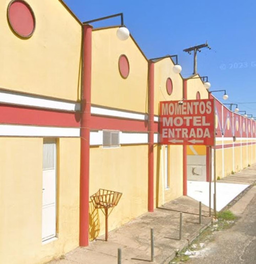 Mulher invade motel, flagra traição do marido e perfura amante na Macaúba - (Reprodução / Google Maps)