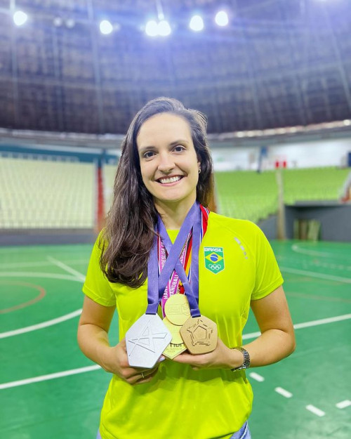 Reprodução: Instagram/@gabi.moreschi - (Olimpíadas 2024: Brasil estreia com vitória no handebol feminino)