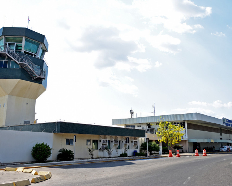 Controladores de voo declaram estado de greve e reivindicam reajuste salarial
