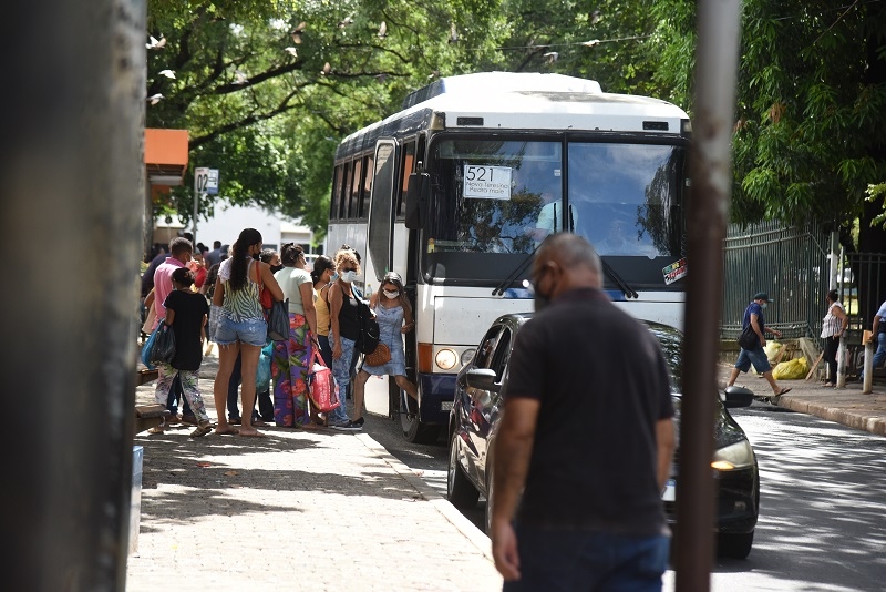 Teresina teve paralisação dos ônibus - (Assis Fernandes/O Dia)