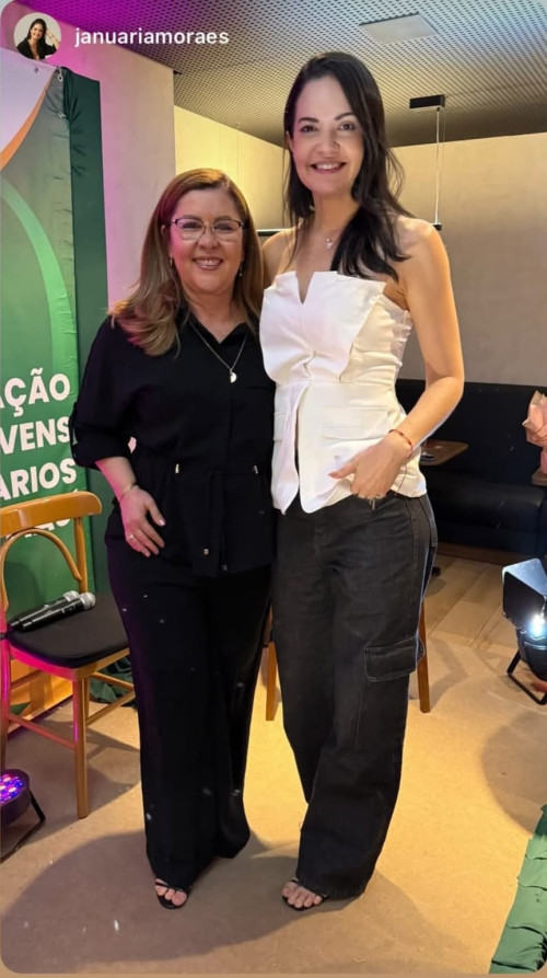 #Convenção - Um click das queridas empresárias Cláudia Claudino e Januária Moraes em evento de trabalho. Chics!!! - (Arquivo Pessoal)
