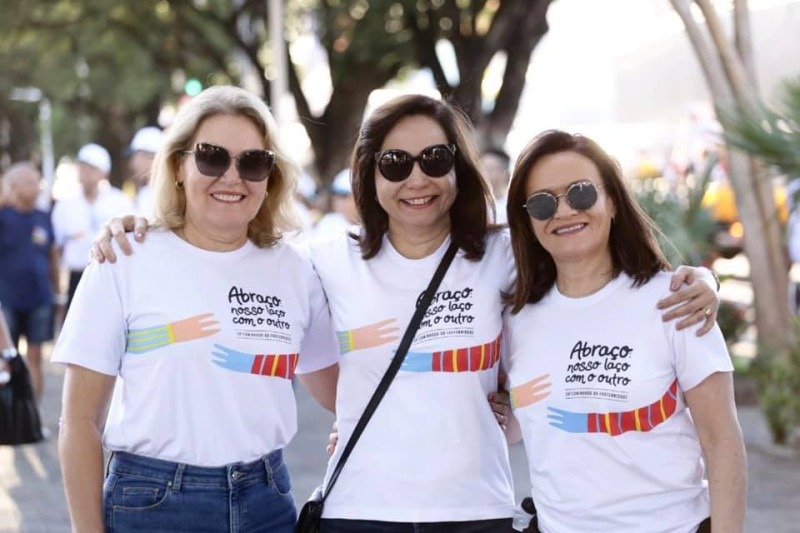 Parabéns para a querida Kalina Rameiro!!! Um click da aniversariante em #tbt na Caminhada da Fraternidade realizada com amor e alegria, com as amigas Cláudia Brandao de Oliveira e Julieta Freitas Pires. Chics!!! - (Divulgação)