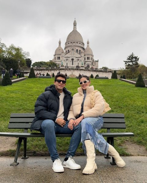 O casal Luiz Carvalho e Vívian Sampaio curtindo dias em Paris na França. Chics!!! - (Arquivo Pessoal)