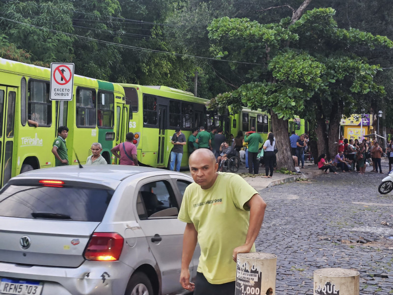 Greve do transporte público em Teresina tem início nesta segunda-feira (12)