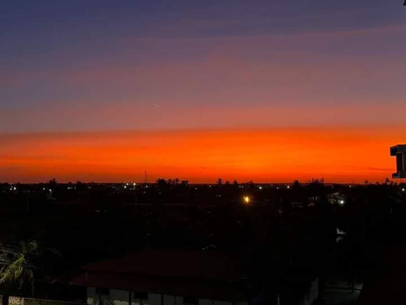 Vista do fim de tarde em Luís Correia, na sexta-feira (26) - (Reprodução/Instagram/Natalie Araújo)