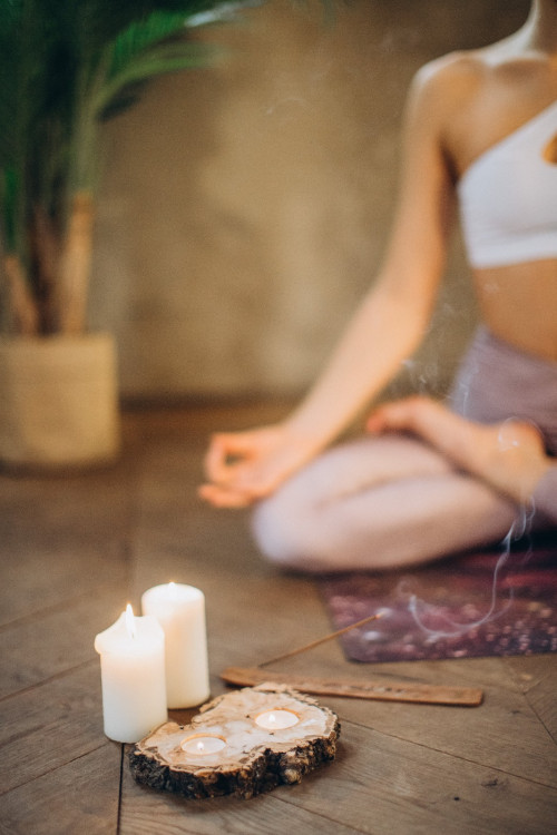 Meditação é uma das formas de se conectar com a espiritualidade - (Pexels)