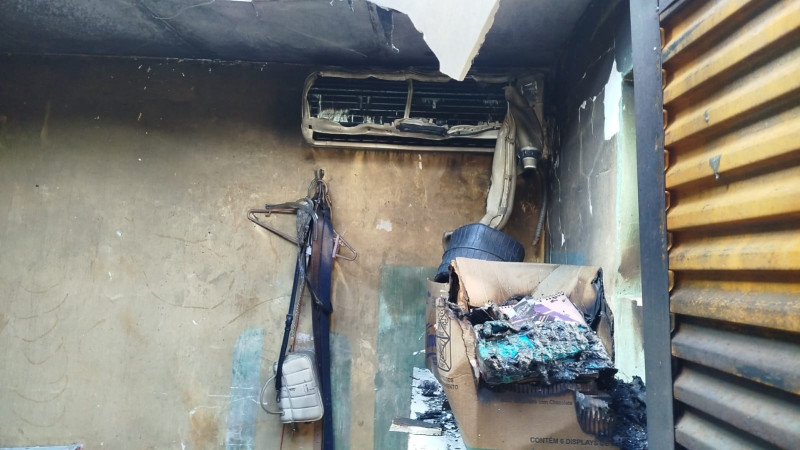 Incêndio destrói parte de residência e provoca desabamento de teto na zona Norte de Teresina - (Francisco Filho/O Dia TV)