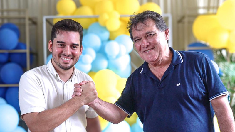 Dr. Neerias Cavalcante ao lado do prefeito Gustavo Medeiros - (Gustavo Medeiros/Divulgação)