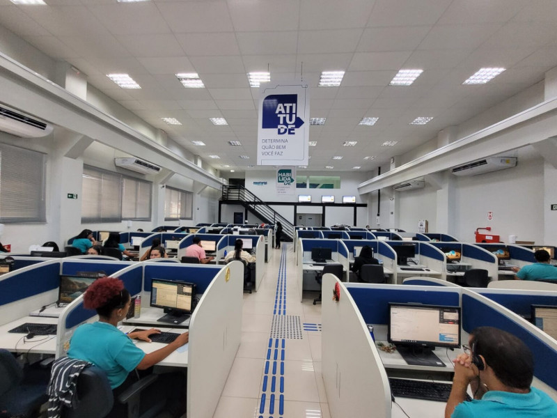 Grupo Equatorial oferece 100 vagas de emprego em call center de Teresina