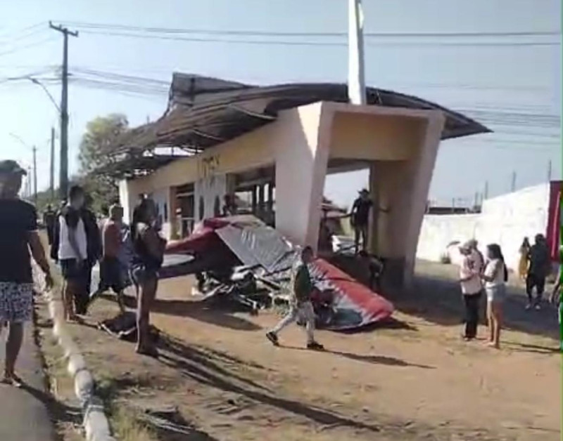 Avião de pequeno porte cai na zona Sul de Teresina - (Reprodução/Redes Sociais)