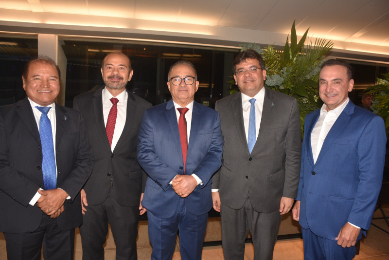 #Posse - Um click dos desembargadores; Deoclécio Sousa, vice-presidente Agrimar Rodrigues, desembargador e presidente do TJ/PI - Aderson Nogueira, Rafael Fonteles e o  e o corregedor Erivan Lopes em dia de posse do Tribunal de Justiça do Estado do Piauí. Foto Magal Santos. Chics!!! - (Magal Santos)