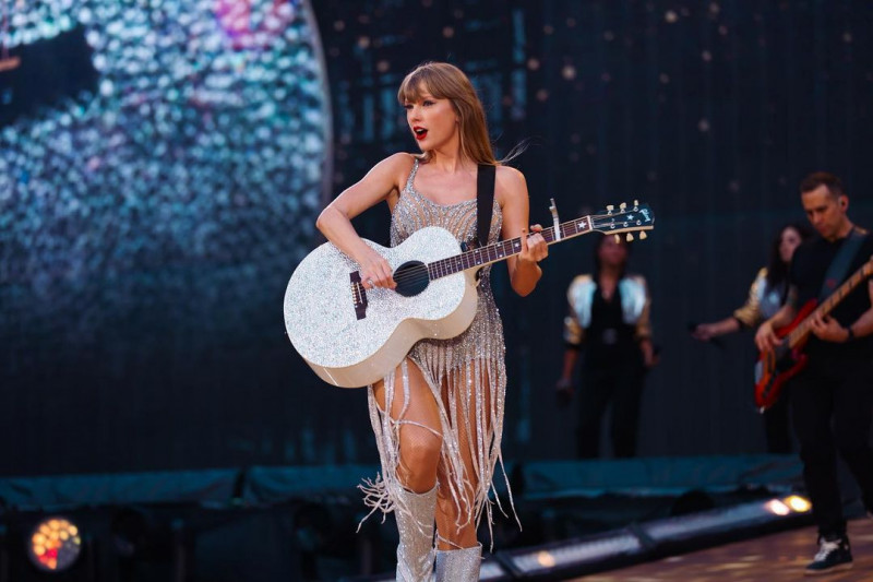 Taylor Swift: Eddie Vedder elogia fãs da cantora, "encontraram a tribo deles" - (Reprodução/Instagram )