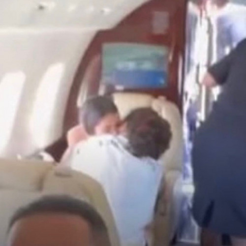 Whindersson Nunes é flagrado aos beijos com modelo do Onlyfans em avião