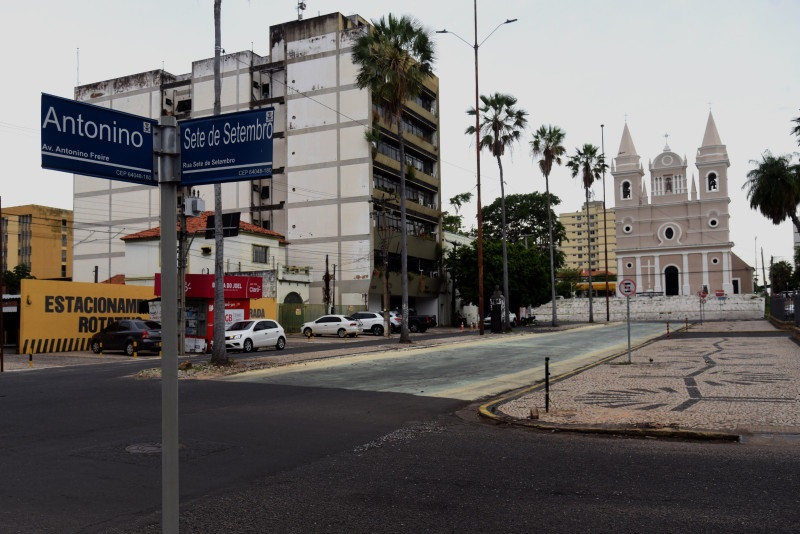 Rua Sete de Setembro, no cruzamento com a Av Antonino Freire, Centro de Teresina - (Jailson Soares/ODIA)