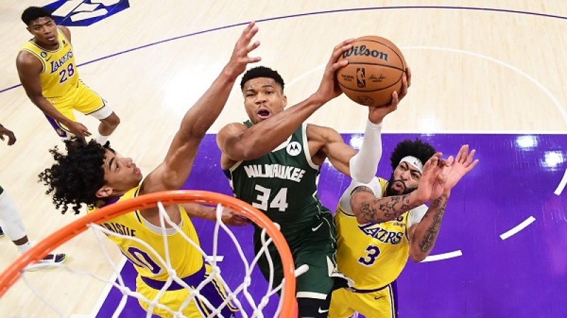 Basquete NBA: Lakers vencem Bucks após duas prorrogações