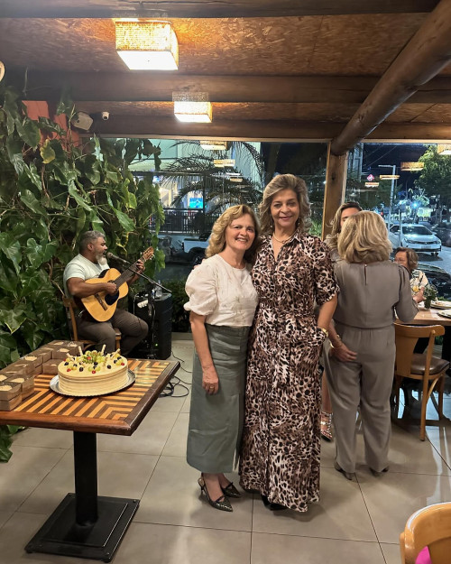 #GranfClube - Um click das queridas Joice Nunes e Vera Santos em reunião badalada. Chics!!! - (Arquivo Pessoal)