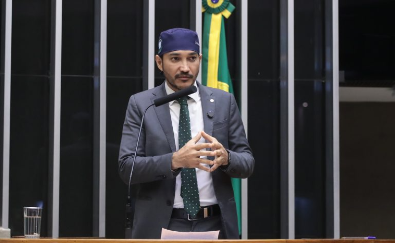 O deputado Fernando Máximo é o autor da proposta - (Bruno Spada/Câmara dos Deputados)