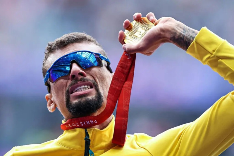 Paralimpíadas: Julio Cesar ganha medalha do ouro no atletismo; segunda do Brasil