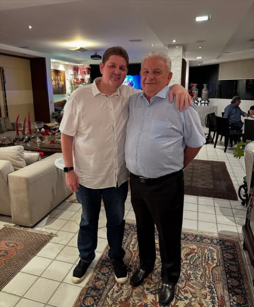 #aniversariante - Parabéns para Segisnando Alencar Filho!!! Um click do aniversariante com o seu pai, o empresário Segisnando Alencar. Chics!!! - (Arquivo Pessoal)