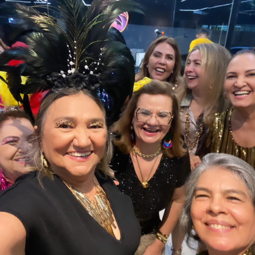 ##SPA - Um click da querida Honorina Paes Landim com amigas no lançamento do seu SPA com festa realizada em clima de Carnaval. Chics!!! - (Arquivo Pessoal)