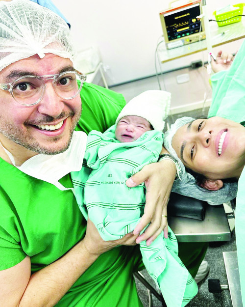 Registro do nascimento do pequeno Andrei Filho, no último sábado para felicidade dos pais: Engenheiro Andrei Costa  e médica Milckea Barbosa Costa - (Arquivo Pessoal)