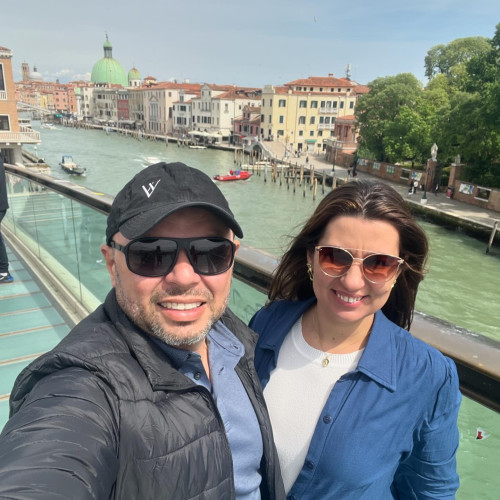 Os empresários Janesen Nildo & Priscilla Silveira estão em Veneza / Itália curtindo férias em viagem pela Europa