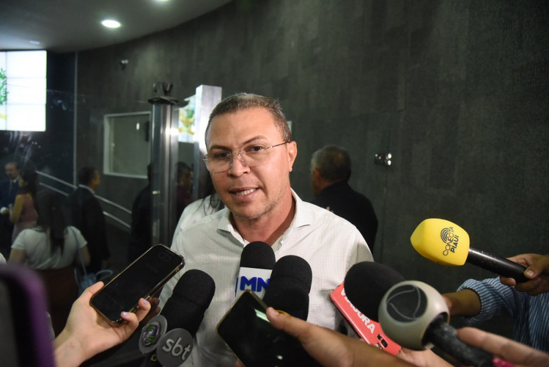 Gustavo de Carvalho adere a Fábio Novo e entrega cargos a Dr. Pessoa