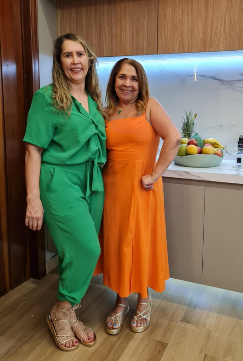 #ChádePanelas - Um click  das queridas Arlene Mesquita e Regina Marques em reunião animada. Chics!!! - (Luciêne Sampaio)