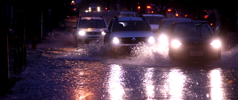 Chuva intensa deixa pessoas desabrigadas em Parnaíba - (Jailson Soares/ODIA)