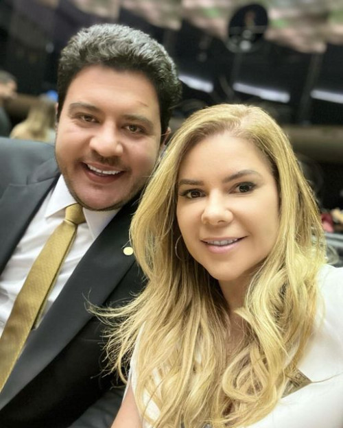 Parabéns para o empresário e deputado federal Jadyel Alencar!!! Um click do aniversariante com a sua esposa, a médica Alessya Xavier. Chics!!! - (Divulgação)