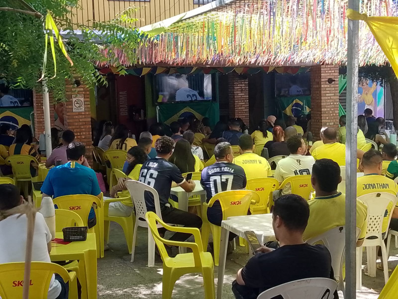 Torcedores se reúnem em Teresina e apostam em virada do Brasil. - (Rosair Rodrigues/O Dia)