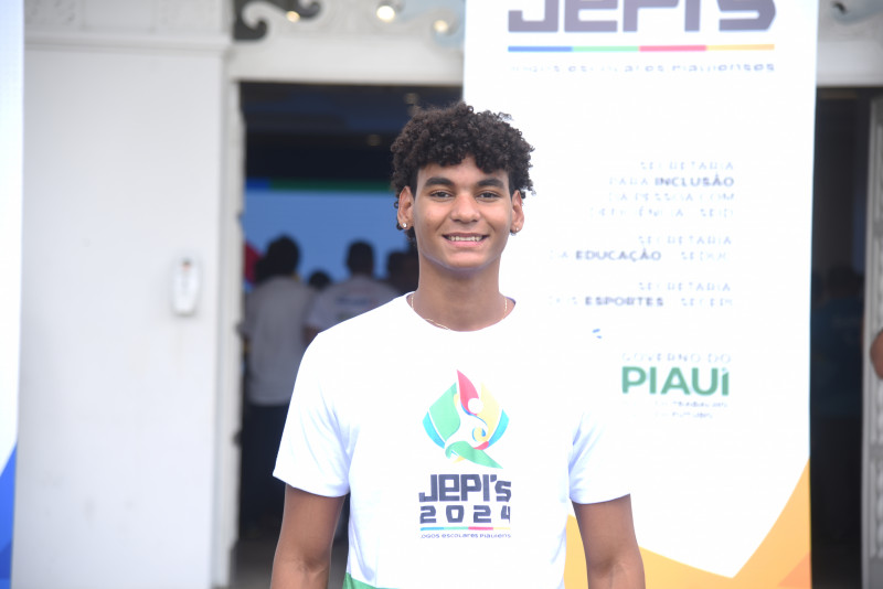 João Otávio Pereira, aluno-atleta - (Assis Fernandes / O DIA)