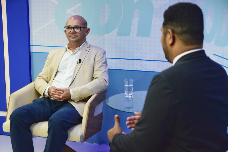 Raimundo Dutra em entrevista ao programa O Dia News - (Jailson Soares/O Dia)