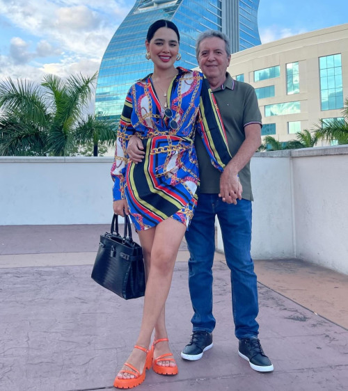 #LuadeMel  - Um click do médico Aloísio Luz e a nutricionista Priscilla Karinne em viagem super romântica: no roteiro, Bahamas e Miami. Chics!!! - (Divulgação)