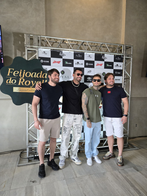#FeijoadaRoyalClub - by Campelo Neto e Fábio Campelo - Um SUCESSO a Feijoada Royal Club - by Flávio Suarez, realizada no dia 12/4, em uma edição especial. Com um delicioso e maravilhoso buffet de feijoada com bebidas finas, e um line up de grandes artistas locais e a participação especial do ex-BBB - by Nizam Hayek Abou Jokh. Uma tarde bem animada. Chics!!! - (Luciêne Sampaio)