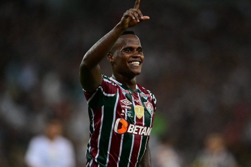 Fluminense vence LDU, conquista a Recopa e exorciza fantasmas do passado