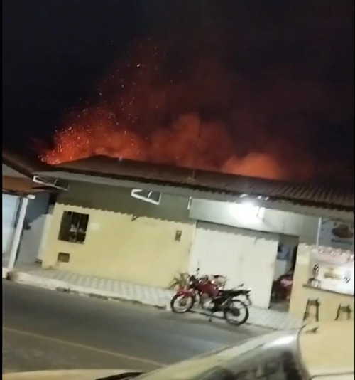 Incêndio de grandes proporções atinge Embrapa em Teresina; veja vídeo