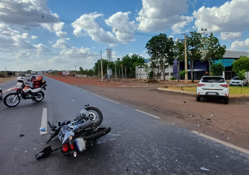 Picos: vídeo mostra acidente entre moto e carro que matou duas pessoas na BR-316